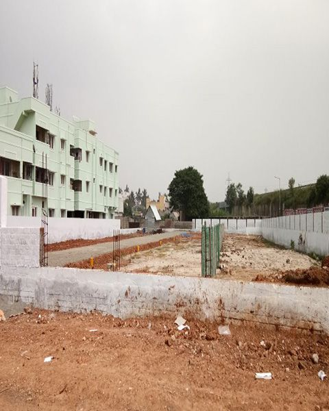 alt image